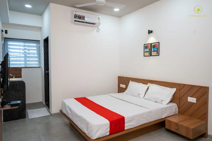 1 x Standard AC Room